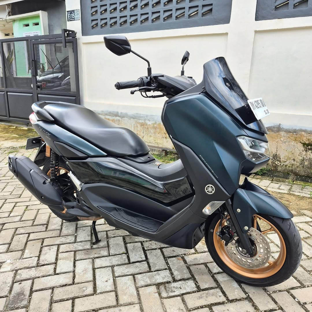 YAMAHA NMAX CONNECTED  . 