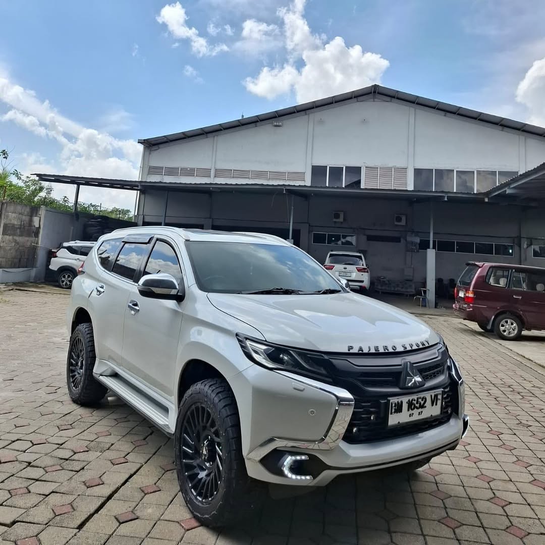 MITSUBISHI PAJERO DAKAR 4X2 AT  