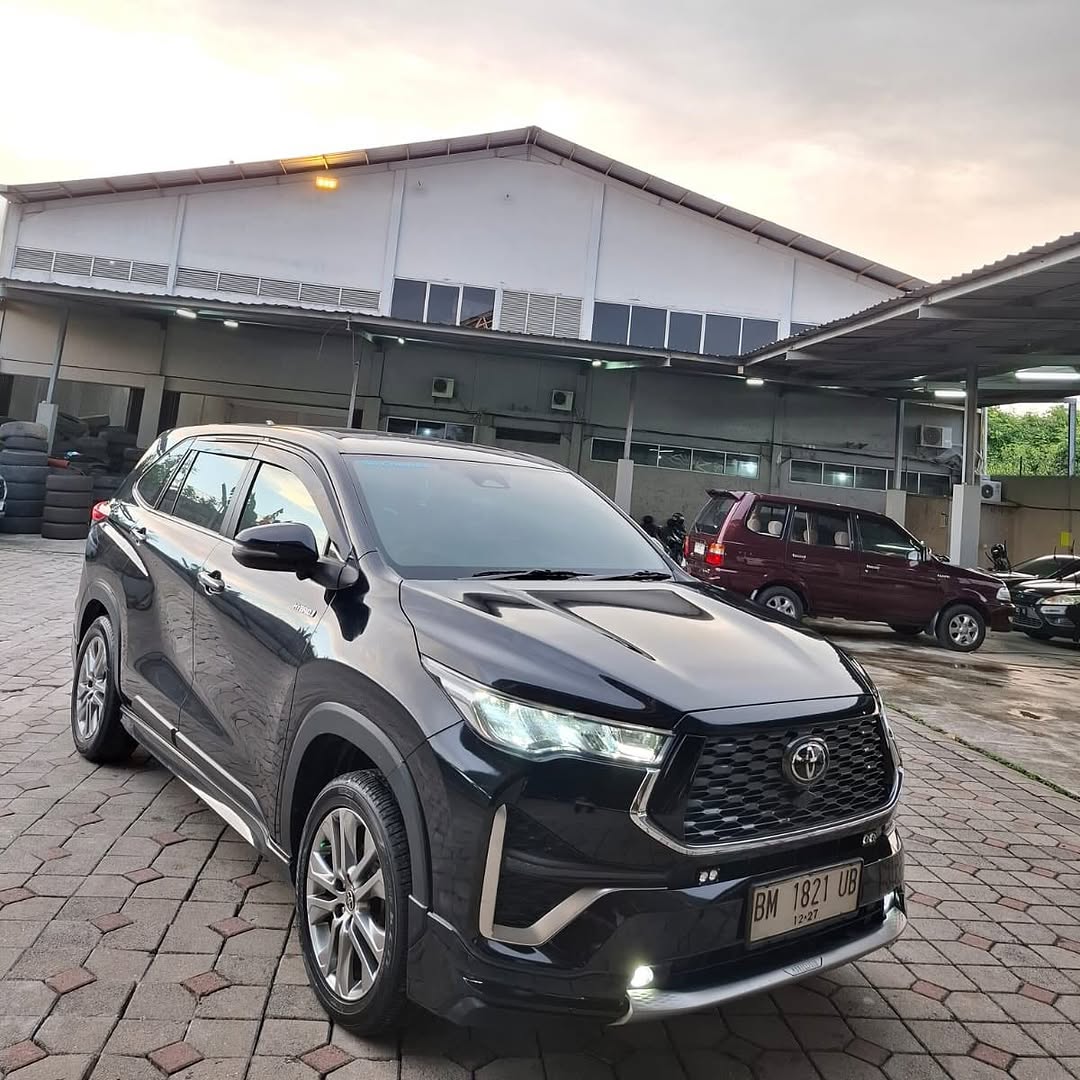 TOYOTA ZENIX 2.0 Q HV TSS AT Mpv