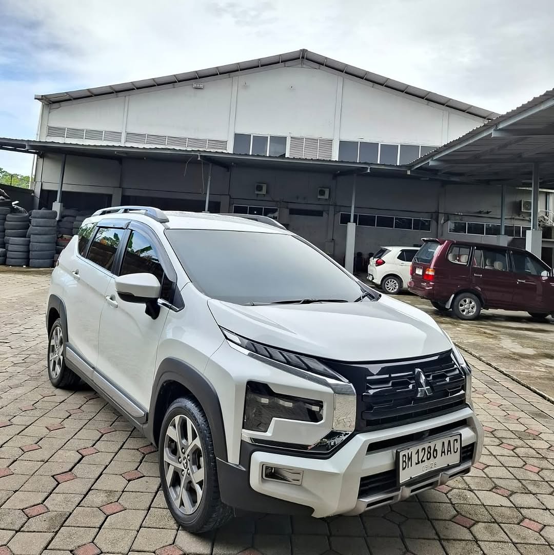 MITSUBISHI XPANDER 1.5 CROSS CVT AT 