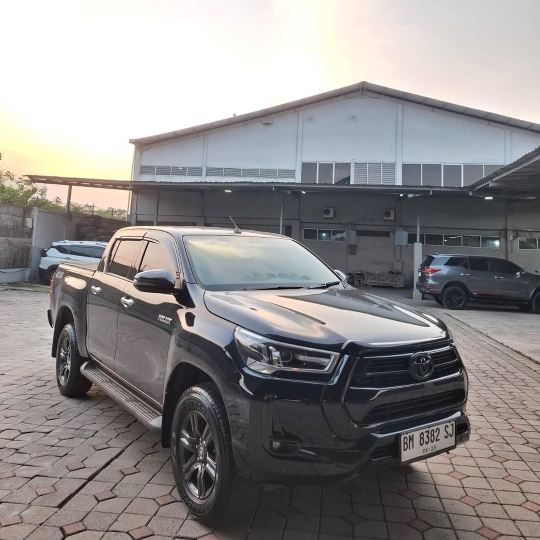 TOYOTA HILUX DC V 4X4 AT 