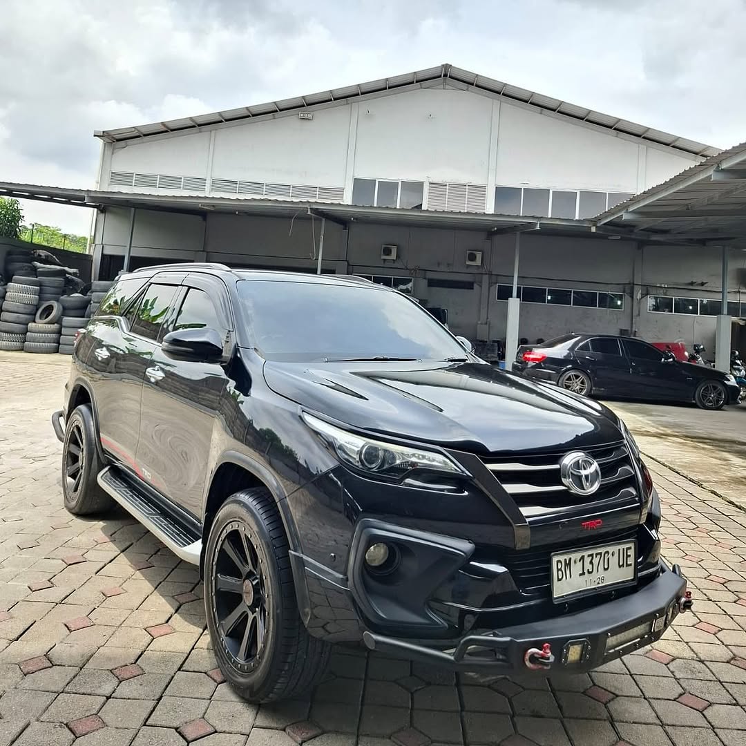Toyota fortuner vrz trd at 